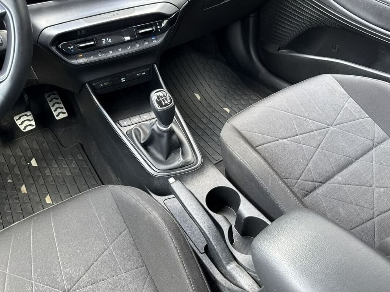 Hyundai Bayon - zdjęcie 9