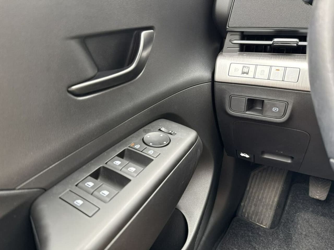 Hyundai Kona - zdjęcie 14